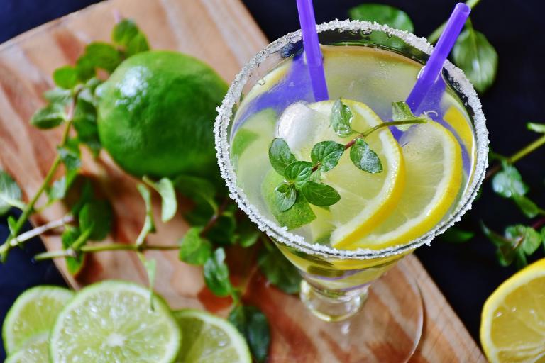 cocktail met citroen